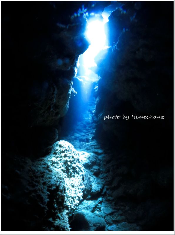 絶妙にキレイだった洞窟の光! photo by CANON PowerShot S100