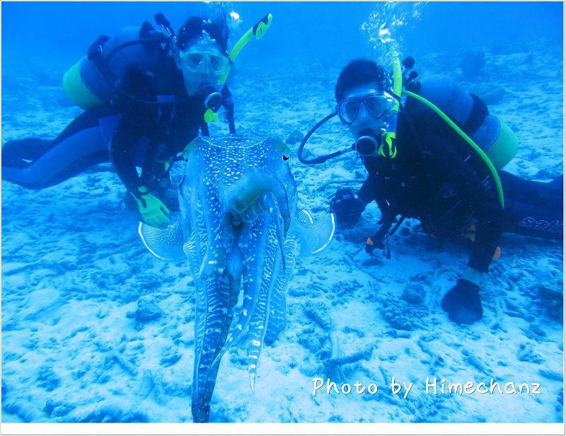 コブシメと記念撮影 photo by CANON PowerShot S100