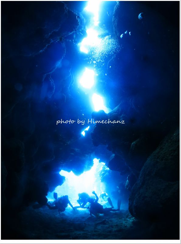 今日はまさに青の洞窟でした! photo by CANON PowerShot S100