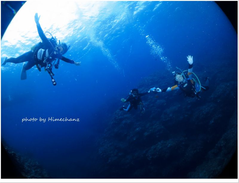 がっつりマンタ見た後のマンタポーズ! photo by CANON PowerShot S100