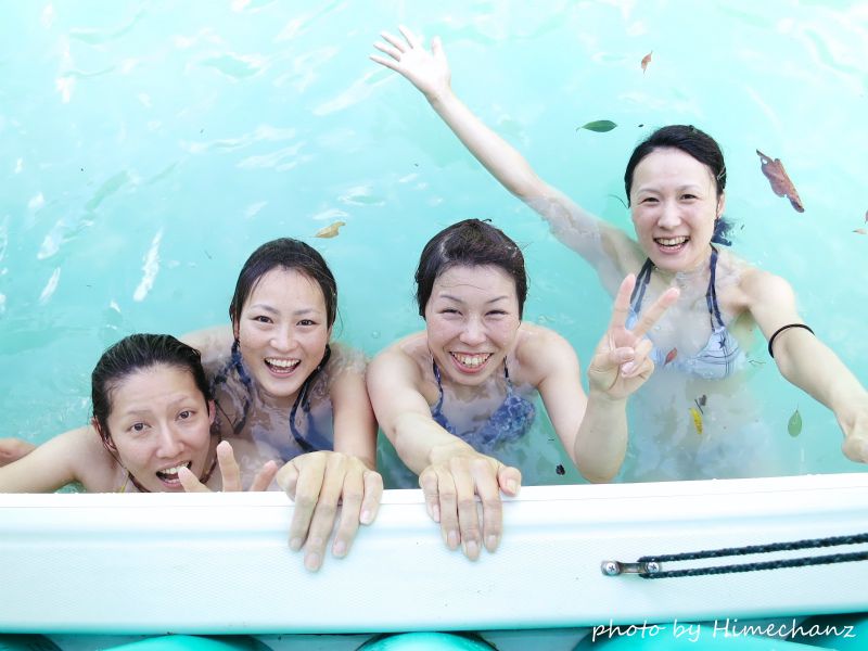 お肌スベスベ&白い肌になって大興奮の女性たち♪ photo by CANON PowerShot S100