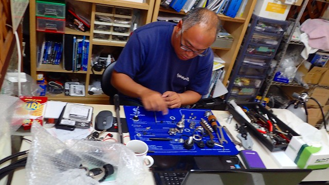 静かに没頭するひめ