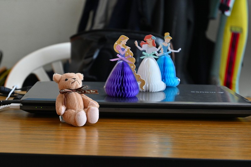 75mm換算。結構広角ですね。